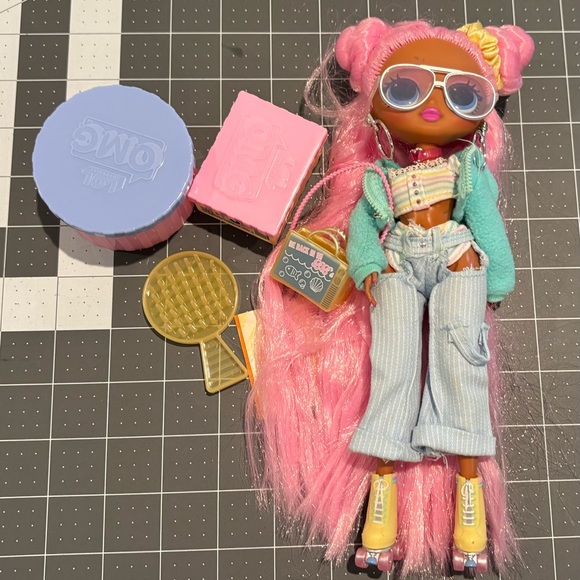 LOL OMG Sunshine Gurl Doll - Picture 1 of 1